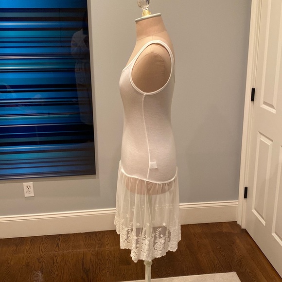 Lace top - Picture 3 of 4